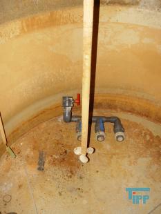 Behandlungsbeh�lter dienen zur  Vorbehandlung von u.a. Teilstr�men des anfallenden Abwassers mit dem Ziel einer optimierten nachfolgenden Endbehandlung der Gesamtabwassermenge. Eine solche Chargenbehandlung kann z.B. in einer Vor-Oxidation, Neutralisation oder auch Vergleichm��igung von konzentrierten Abwasserstr�men zur Endbehandlung bestehen.
Quelle: www.wasser-wissen.de