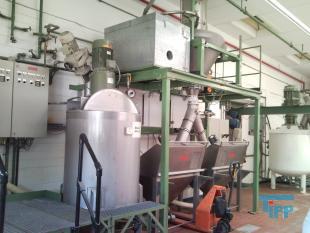 show details - used bulk material discharging station with vibrator and dust separator 