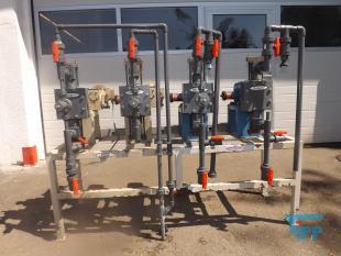 details anzeigen - Dosierstation mit 4 regelbaren Membrandosierpumpen/ Dosierpumpe