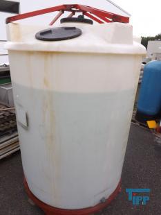 show details - used plastic tank PE with flat bottom constructed for mixing 
