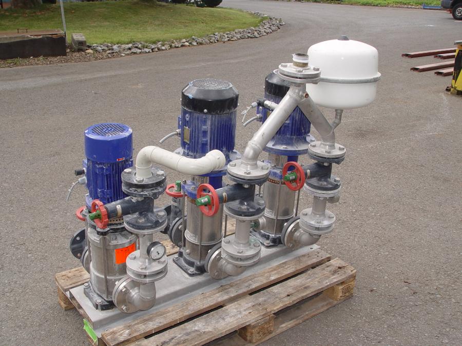 Pumpstation mit drei Edelstahlkreiselpumpen, Druckerhöhungsstation