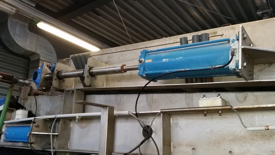 Siebbandpresse mit Flockungsbehälter | gebraucht - 27415 ...