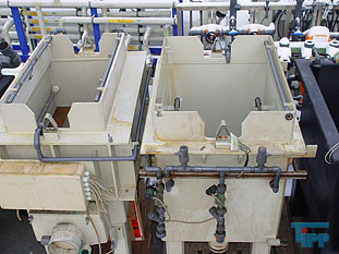 Galvanotechnik:
Unter Galvanotechnik (auch Elektroplattieren genannt) versteht man die elektrochemische Abscheidung von metallischen Niederschlgen (berzgen) auf Gegenstnden. Die Geschichte der Galvanik, wie die Galvanotechnik umgangssprachlich bezeichnet wird, geht zurck auf den italienischen Arzt Luigi Galvani, der am 6. November 1780 den nach ihm benannten Galvanismus entdeckte.
Galvanische Verkupferung eines Metalls (Me) im Kupfersulfatbad
Galvanische Verkupferung eines Metalls (Me) im Kupfersulfatbad

Bei der Galvanik wird durch ein elektrolytisches Bad Strom geschickt. Am Pluspol (Anode) befindet sich das Metall (auch Target genannt), das aufgebracht werden soll (z. B. Kupfer oder Nickel), am Minuspol (Kathode) der zu veredelnde Gegenstand (auch Substrat genannt). Der elektrische Strom lst dabei Metallionen von der Verbrauchselektrode ab und lagert sie durch Reduktion auf der Ware ab. So wird der zu veredelnde Gegenstand allseitig gleichmig mit Kupfer oder einem anderen Metall beschichtet. Je lnger sich der Gegenstand im Bad befindet und je hher der elektrische Strom ist, desto strker wird die Metallschicht (z. B. Kupferschicht).

Streng genommen wird noch zwischen der Galvanoplastik (auch Galvanoformung genannt), der elektrolytischen Herstellung von metallischen Gegenstnden, und der Galvanostegie (engl. electroplatting), der Herstellung metallischer berzge, unterschieden. Der Begriff Galvanostegie ist heute fast vollstndig durch den allgemeinen Begriff Galvanotechnik ersetzt worden. Weil immer weniger Reiterstandbilder bentigt wurden, geriet auch die Galvanoplastik etwas in Vergessenheit, erlebte aber eine kleine Renaissance im Zusammenhang mit der Mikrosystemtechnik, und zwar als Mikrogalvanoformung, auch lithografisch-galvanische Abformungstechnik genannt. Eine weitere Anwendung findet die Galvanoplastik beim Formenbau fr das Spritzgieen von Kunststoffen.
Generell wird zwischen funktionaler und dekorativer Galvanotechnik unterschieden. Letztere dient vorwiegend der Verschnerung von Gegenstnden und muss fr diesen Zweck gewisse technische Mindesteigenschaften besitzen. Beispiele fr die dekorative Galvanotechnik sind die Kunststoffgalvanisierung, die Verchromung von Stahlrohrmbeln und Motorrdern und die Vergoldung von Schmuck und Essbesteck.

Die funktionale Galvanotechnik dient dem Korrosionsschutz, dem Verschleischutz, der Katalyse oder der Verbesserung elektrischer Leitfhigkeit. Beispiele hierfr sind die Verzinkung von Schrauben, die Beschichtung von Maschinenteilen mit Hartchrom, die Herstellung von metallischen, meist nickel- oder platinhaltigen Katalysatoren fr die chemische Industrie oder Brennstoffzellen sowie die Vergoldung und Versilberung von elektrischen Kontakten. Elektrische Kontakte - so genannte Pins - aus unterschiedlichen Kupferwerkstoffen werden zumeist galvanisch verzinnt. Um zu verhindern, dass Stoffe des Grundmaterials durch die Zinnschicht hindurch diffundieren, wird vor der Verzinnung in der Regel eine Nickel- oder Kupfer-Sperrschicht aufgetragen.

Auch die Herstellung optischer Datentrger (CDs/DVDs) in einem Presswerk basiert auf Galvanotechnik.
Die Galvanotechnik kann in den Produktionsablauf eines metallverarbeitenden Betriebs integriert sein (Betriebsgalvanik) oder aber als Dienstleister,d. h. Fertigung von Auftragsarbeiten (Lohngalvanik), fungieren. Im weiteren Sinne werden auch Eloxalanlagen und andere (meist stromgetriebene) Verfahren als Galvanik bezeichnet. In der Bundesrepublik Deutschland gibt es schtzungsweise 1500 galvanische Betriebe.

Galvanische Anlagen sind in der Regel eine sehr lange Reihe von Wannen, in denen die verschiedenen Prozessschritte nacheinander erfolgen. Moderne Anlagen sind mehr oder weniger vollstndig automatisch gesteuert. Sie werden von Oberflchenbeschichtern bedient. (Die frhere Bezeichnung Galvaniseur wurde vor einigen Jahren durch Oberflchenbeschichter ersetzt)

Der Ausbildungsberuf der Galvanotechnik ist der/die Galvaniseur/Galvaniseurin. Galvaniseure bedienen die galvanischen Anlagen, die meist automatisch gesteuert werden; fr die Beschickung der Anlagen (z. B. Aufhngen der Teile, einfache Wartungsarbeiten) wird angelerntes Personal eingesetzt. Weiterfhrende Berufe sind Galvanomeister/in oder Galvanotechniker/in, beide zielen auf eine Funktion als Abteilungs- oder sogar Betriebsleiter. Das Fachhochschul-Ingenieursstudium der Oberflchentechnik beinhaltet ebenfalls einiges an Galvanotechnik.

Fachschulen fr Galvanotechnik gibt es in Schwbisch Gmnd, in Nrnberg und in Solingen.
Labortechnisch lassen sich heutzutage alle gngigen Grundwerkstoffe aus Metall sowie die meisten bekannten Nichtleiter/Kunststoffe beschichten. Bei der Kunststoffgalvanisierung/Beschichtung haben sich grotechnisch nur zwei gngige Verfahren der Polymerbeschichtung etabliert. Direktmetallisieren nach dem sog Futuron-Verfahren sowie die konventionelle Prozessreihenfolge ber Beizen aktivierende stromlose Metallisierung als erste metallische Prozessstufe- vornickel -glanzkupfer -glanznickel-chrom sind hier speziell im dekorativen Segment anzutreffen. Speziell in der Automobilbranche ist man durch hohe Qualittsmerkmale und Forderungen der Hersteller gezwungen bis zu vier verschiedene Nickelschichten im Verbund abzuscheiden, um optimale Bestndigkeit, Funktion und Aussehen zu erreichen.
 Galvanisierverfahren (berblick):
    * Anodische Oxidation (Bei Aluminium auch Eloxieren)
    * Beizen
    * Brennen
    * Brnieren
    * Chemisches Galvanisieren durch Potentialdifferenz (Aussenstromlos) oder Reduktionsmittel, siehe dazu Reduktion.
    * Chromatieren
    * Elektrolytisches Galvanisieren
    * Entmetallisieren
    * Frben von Metall
    * Gestellgalvanisieren
    * Kunststoffgalvanisierung
    * Leiterplattenherstellung
    * Phosphatieren
    * Tampongalvanisieren
    * Tauchverfahren (frher Sudverfahren)
    * Trommelgalvanisierung
    * Veralisieren
    * Vorbehandlung in der Galvanotechnik
    * Bandgalvanisieren
    * Verstahlen

Galvanische Elektrolyte:
    * Aluminiumelektrolyte
    * Antimonelektrolyte
    * Bleielektrolyte
    * Bronzeelektrolyte
    * Cadmiumelektrolyte
    * Cobaltelektrolyte
    * Chromelektrolyte
    * Eisenelektrolyte
    * Goldelektrolyte
    * Indiumelektrolyte
    * Kupferelektrolyt
    * Manganelektrolyte
    * Nickelelektrolyte
    * Nickel-Eisen-Elektrolyte
    * Palladiumelektrolyte
    * Platinelektrolyte
    * Rheniumelektrolyte
    * Rhodiumelektrolyte
    * Rutheniumelektrolyte
    * Silberelektrolyte
    * Wismutelektrolyte
    * Wolframelektrolyte
    * Zinkelektrolyte
    * Zinnelektrolyte
Quelle: www.wikipedia.org