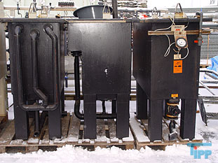 Galvanotechnik:
Unter Galvanotechnik (auch Elektroplattieren genannt) versteht man die elektrochemische Abscheidung von metallischen Niederschlgen (berzgen) auf Gegenstnden. Die Geschichte der Galvanik, wie die Galvanotechnik umgangssprachlich bezeichnet wird, geht zurck auf den italienischen Arzt Luigi Galvani, der am 6. November 1780 den nach ihm benannten Galvanismus entdeckte.
Galvanische Verkupferung eines Metalls (Me) im Kupfersulfatbad
Galvanische Verkupferung eines Metalls (Me) im Kupfersulfatbad

Bei der Galvanik wird durch ein elektrolytisches Bad Strom geschickt. Am Pluspol (Anode) befindet sich das Metall (auch Target genannt), das aufgebracht werden soll (z. B. Kupfer oder Nickel), am Minuspol (Kathode) der zu veredelnde Gegenstand (auch Substrat genannt). Der elektrische Strom lst dabei Metallionen von der Verbrauchselektrode ab und lagert sie durch Reduktion auf der Ware ab. So wird der zu veredelnde Gegenstand allseitig gleichmig mit Kupfer oder einem anderen Metall beschichtet. Je lnger sich der Gegenstand im Bad befindet und je hher der elektrische Strom ist, desto strker wird die Metallschicht (z. B. Kupferschicht).

Streng genommen wird noch zwischen der Galvanoplastik (auch Galvanoformung genannt), der elektrolytischen Herstellung von metallischen Gegenstnden, und der Galvanostegie (engl. electroplatting), der Herstellung metallischer berzge, unterschieden. Der Begriff Galvanostegie ist heute fast vollstndig durch den allgemeinen Begriff Galvanotechnik ersetzt worden. Weil immer weniger Reiterstandbilder bentigt wurden, geriet auch die Galvanoplastik etwas in Vergessenheit, erlebte aber eine kleine Renaissance im Zusammenhang mit der Mikrosystemtechnik, und zwar als Mikrogalvanoformung, auch lithografisch-galvanische Abformungstechnik genannt. Eine weitere Anwendung findet die Galvanoplastik beim Formenbau fr das Spritzgieen von Kunststoffen.
Generell wird zwischen funktionaler und dekorativer Galvanotechnik unterschieden. Letztere dient vorwiegend der Verschnerung von Gegenstnden und muss fr diesen Zweck gewisse technische Mindesteigenschaften besitzen. Beispiele fr die dekorative Galvanotechnik sind die Kunststoffgalvanisierung, die Verchromung von Stahlrohrmbeln und Motorrdern und die Vergoldung von Schmuck und Essbesteck.

Die funktionale Galvanotechnik dient dem Korrosionsschutz, dem Verschleischutz, der Katalyse oder der Verbesserung elektrischer Leitfhigkeit. Beispiele hierfr sind die Verzinkung von Schrauben, die Beschichtung von Maschinenteilen mit Hartchrom, die Herstellung von metallischen, meist nickel- oder platinhaltigen Katalysatoren fr die chemische Industrie oder Brennstoffzellen sowie die Vergoldung und Versilberung von elektrischen Kontakten. Elektrische Kontakte - so genannte Pins - aus unterschiedlichen Kupferwerkstoffen werden zumeist galvanisch verzinnt. Um zu verhindern, dass Stoffe des Grundmaterials durch die Zinnschicht hindurch diffundieren, wird vor der Verzinnung in der Regel eine Nickel- oder Kupfer-Sperrschicht aufgetragen.

Auch die Herstellung optischer Datentrger (CDs/DVDs) in einem Presswerk basiert auf Galvanotechnik.
Die Galvanotechnik kann in den Produktionsablauf eines metallverarbeitenden Betriebs integriert sein (Betriebsgalvanik) oder aber als Dienstleister,d. h. Fertigung von Auftragsarbeiten (Lohngalvanik), fungieren. Im weiteren Sinne werden auch Eloxalanlagen und andere (meist stromgetriebene) Verfahren als Galvanik bezeichnet. In der Bundesrepublik Deutschland gibt es schtzungsweise 1500 galvanische Betriebe.

Galvanische Anlagen sind in der Regel eine sehr lange Reihe von Wannen, in denen die verschiedenen Prozessschritte nacheinander erfolgen. Moderne Anlagen sind mehr oder weniger vollstndig automatisch gesteuert. Sie werden von Oberflchenbeschichtern bedient. (Die frhere Bezeichnung Galvaniseur wurde vor einigen Jahren durch Oberflchenbeschichter ersetzt)

Der Ausbildungsberuf der Galvanotechnik ist der/die Galvaniseur/Galvaniseurin. Galvaniseure bedienen die galvanischen Anlagen, die meist automatisch gesteuert werden; fr die Beschickung der Anlagen (z. B. Aufhngen der Teile, einfache Wartungsarbeiten) wird angelerntes Personal eingesetzt. Weiterfhrende Berufe sind Galvanomeister/in oder Galvanotechniker/in, beide zielen auf eine Funktion als Abteilungs- oder sogar Betriebsleiter. Das Fachhochschul-Ingenieursstudium der Oberflchentechnik beinhaltet ebenfalls einiges an Galvanotechnik.

Fachschulen fr Galvanotechnik gibt es in Schwbisch Gmnd, in Nrnberg und in Solingen.
Labortechnisch lassen sich heutzutage alle gngigen Grundwerkstoffe aus Metall sowie die meisten bekannten Nichtleiter/Kunststoffe beschichten. Bei der Kunststoffgalvanisierung/Beschichtung haben sich grotechnisch nur zwei gngige Verfahren der Polymerbeschichtung etabliert. Direktmetallisieren nach dem sog Futuron-Verfahren sowie die konventionelle Prozessreihenfolge ber Beizen aktivierende stromlose Metallisierung als erste metallische Prozessstufe- vornickel -glanzkupfer -glanznickel-chrom sind hier speziell im dekorativen Segment anzutreffen. Speziell in der Automobilbranche ist man durch hohe Qualittsmerkmale und Forderungen der Hersteller gezwungen bis zu vier verschiedene Nickelschichten im Verbund abzuscheiden, um optimale Bestndigkeit, Funktion und Aussehen zu erreichen.
 Galvanisierverfahren (berblick):
    * Anodische Oxidation (Bei Aluminium auch Eloxieren)
    * Beizen
    * Brennen
    * Brnieren
    * Chemisches Galvanisieren durch Potentialdifferenz (Aussenstromlos) oder Reduktionsmittel, siehe dazu Reduktion.
    * Chromatieren
    * Elektrolytisches Galvanisieren
    * Entmetallisieren
    * Frben von Metall
    * Gestellgalvanisieren
    * Kunststoffgalvanisierung
    * Leiterplattenherstellung
    * Phosphatieren
    * Tampongalvanisieren
    * Tauchverfahren (frher Sudverfahren)
    * Trommelgalvanisierung
    * Veralisieren
    * Vorbehandlung in der Galvanotechnik
    * Bandgalvanisieren
    * Verstahlen

Galvanische Elektrolyte:
    * Aluminiumelektrolyte
    * Antimonelektrolyte
    * Bleielektrolyte
    * Bronzeelektrolyte
    * Cadmiumelektrolyte
    * Cobaltelektrolyte
    * Chromelektrolyte
    * Eisenelektrolyte
    * Goldelektrolyte
    * Indiumelektrolyte
    * Kupferelektrolyt
    * Manganelektrolyte
    * Nickelelektrolyte
    * Nickel-Eisen-Elektrolyte
    * Palladiumelektrolyte
    * Platinelektrolyte
    * Rheniumelektrolyte
    * Rhodiumelektrolyte
    * Rutheniumelektrolyte
    * Silberelektrolyte
    * Wismutelektrolyte
    * Wolframelektrolyte
    * Zinkelektrolyte
    * Zinnelektrolyte
Quelle: www.wikipedia.org