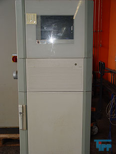 Galvanotechnik:
Unter Galvanotechnik (auch Elektroplattieren genannt) versteht man die elektrochemische Abscheidung von metallischen Niederschlgen (berzgen) auf Gegenstnden. Die Geschichte der Galvanik, wie die Galvanotechnik umgangssprachlich bezeichnet wird, geht zurck auf den italienischen Arzt Luigi Galvani, der am 6. November 1780 den nach ihm benannten Galvanismus entdeckte.
Galvanische Verkupferung eines Metalls (Me) im Kupfersulfatbad
Galvanische Verkupferung eines Metalls (Me) im Kupfersulfatbad

Bei der Galvanik wird durch ein elektrolytisches Bad Strom geschickt. Am Pluspol (Anode) befindet sich das Metall (auch Target genannt), das aufgebracht werden soll (z. B. Kupfer oder Nickel), am Minuspol (Kathode) der zu veredelnde Gegenstand (auch Substrat genannt). Der elektrische Strom lst dabei Metallionen von der Verbrauchselektrode ab und lagert sie durch Reduktion auf der Ware ab. So wird der zu veredelnde Gegenstand allseitig gleichmig mit Kupfer oder einem anderen Metall beschichtet. Je lnger sich der Gegenstand im Bad befindet und je hher der elektrische Strom ist, desto strker wird die Metallschicht (z. B. Kupferschicht).

Streng genommen wird noch zwischen der Galvanoplastik (auch Galvanoformung genannt), der elektrolytischen Herstellung von metallischen Gegenstnden, und der Galvanostegie (engl. electroplatting), der Herstellung metallischer berzge, unterschieden. Der Begriff Galvanostegie ist heute fast vollstndig durch den allgemeinen Begriff Galvanotechnik ersetzt worden. Weil immer weniger Reiterstandbilder bentigt wurden, geriet auch die Galvanoplastik etwas in Vergessenheit, erlebte aber eine kleine Renaissance im Zusammenhang mit der Mikrosystemtechnik, und zwar als Mikrogalvanoformung, auch lithografisch-galvanische Abformungstechnik genannt. Eine weitere Anwendung findet die Galvanoplastik beim Formenbau fr das Spritzgieen von Kunststoffen.
Generell wird zwischen funktionaler und dekorativer Galvanotechnik unterschieden. Letztere dient vorwiegend der Verschnerung von Gegenstnden und muss fr diesen Zweck gewisse technische Mindesteigenschaften besitzen. Beispiele fr die dekorative Galvanotechnik sind die Kunststoffgalvanisierung, die Verchromung von Stahlrohrmbeln und Motorrdern und die Vergoldung von Schmuck und Essbesteck.

Die funktionale Galvanotechnik dient dem Korrosionsschutz, dem Verschleischutz, der Katalyse oder der Verbesserung elektrischer Leitfhigkeit. Beispiele hierfr sind die Verzinkung von Schrauben, die Beschichtung von Maschinenteilen mit Hartchrom, die Herstellung von metallischen, meist nickel- oder platinhaltigen Katalysatoren fr die chemische Industrie oder Brennstoffzellen sowie die Vergoldung und Versilberung von elektrischen Kontakten. Elektrische Kontakte - so genannte Pins - aus unterschiedlichen Kupferwerkstoffen werden zumeist galvanisch verzinnt. Um zu verhindern, dass Stoffe des Grundmaterials durch die Zinnschicht hindurch diffundieren, wird vor der Verzinnung in der Regel eine Nickel- oder Kupfer-Sperrschicht aufgetragen.

Auch die Herstellung optischer Datentrger (CDs/DVDs) in einem Presswerk basiert auf Galvanotechnik.
Die Galvanotechnik kann in den Produktionsablauf eines metallverarbeitenden Betriebs integriert sein (Betriebsgalvanik) oder aber als Dienstleister,d. h. Fertigung von Auftragsarbeiten (Lohngalvanik), fungieren. Im weiteren Sinne werden auch Eloxalanlagen und andere (meist stromgetriebene) Verfahren als Galvanik bezeichnet. In der Bundesrepublik Deutschland gibt es schtzungsweise 1500 galvanische Betriebe.

Galvanische Anlagen sind in der Regel eine sehr lange Reihe von Wannen, in denen die verschiedenen Prozessschritte nacheinander erfolgen. Moderne Anlagen sind mehr oder weniger vollstndig automatisch gesteuert. Sie werden von Oberflchenbeschichtern bedient. (Die frhere Bezeichnung Galvaniseur wurde vor einigen Jahren durch Oberflchenbeschichter ersetzt)

Der Ausbildungsberuf der Galvanotechnik ist der/die Galvaniseur/Galvaniseurin. Galvaniseure bedienen die galvanischen Anlagen, die meist automatisch gesteuert werden; fr die Beschickung der Anlagen (z. B. Aufhngen der Teile, einfache Wartungsarbeiten) wird angelerntes Personal eingesetzt. Weiterfhrende Berufe sind Galvanomeister/in oder Galvanotechniker/in, beide zielen auf eine Funktion als Abteilungs- oder sogar Betriebsleiter. Das Fachhochschul-Ingenieursstudium der Oberflchentechnik beinhaltet ebenfalls einiges an Galvanotechnik.

Fachschulen fr Galvanotechnik gibt es in Schwbisch Gmnd, in Nrnberg und in Solingen.
Labortechnisch lassen sich heutzutage alle gngigen Grundwerkstoffe aus Metall sowie die meisten bekannten Nichtleiter/Kunststoffe beschichten. Bei der Kunststoffgalvanisierung/Beschichtung haben sich grotechnisch nur zwei gngige Verfahren der Polymerbeschichtung etabliert. Direktmetallisieren nach dem sog Futuron-Verfahren sowie die konventionelle Prozessreihenfolge ber Beizen aktivierende stromlose Metallisierung als erste metallische Prozessstufe- vornickel -glanzkupfer -glanznickel-chrom sind hier speziell im dekorativen Segment anzutreffen. Speziell in der Automobilbranche ist man durch hohe Qualittsmerkmale und Forderungen der Hersteller gezwungen bis zu vier verschiedene Nickelschichten im Verbund abzuscheiden, um optimale Bestndigkeit, Funktion und Aussehen zu erreichen.
 Galvanisierverfahren (berblick):
    * Anodische Oxidation (Bei Aluminium auch Eloxieren)
    * Beizen
    * Brennen
    * Brnieren
    * Chemisches Galvanisieren durch Potentialdifferenz (Aussenstromlos) oder Reduktionsmittel, siehe dazu Reduktion.
    * Chromatieren
    * Elektrolytisches Galvanisieren
    * Entmetallisieren
    * Frben von Metall
    * Gestellgalvanisieren
    * Kunststoffgalvanisierung
    * Leiterplattenherstellung
    * Phosphatieren
    * Tampongalvanisieren
    * Tauchverfahren (frher Sudverfahren)
    * Trommelgalvanisierung
    * Veralisieren
    * Vorbehandlung in der Galvanotechnik
    * Bandgalvanisieren
    * Verstahlen

Galvanische Elektrolyte:
    * Aluminiumelektrolyte
    * Antimonelektrolyte
    * Bleielektrolyte
    * Bronzeelektrolyte
    * Cadmiumelektrolyte
    * Cobaltelektrolyte
    * Chromelektrolyte
    * Eisenelektrolyte
    * Goldelektrolyte
    * Indiumelektrolyte
    * Kupferelektrolyt
    * Manganelektrolyte
    * Nickelelektrolyte
    * Nickel-Eisen-Elektrolyte
    * Palladiumelektrolyte
    * Platinelektrolyte
    * Rheniumelektrolyte
    * Rhodiumelektrolyte
    * Rutheniumelektrolyte
    * Silberelektrolyte
    * Wismutelektrolyte
    * Wolframelektrolyte
    * Zinkelektrolyte
    * Zinnelektrolyte
Quelle: www.wikipedia.org