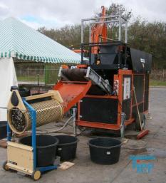 details anzeigen - gebrauchte Trommelsiebanlage zur Feststoffklassifizierung/ Müllsortierung / Recyclingsieb / mobile Siebstation